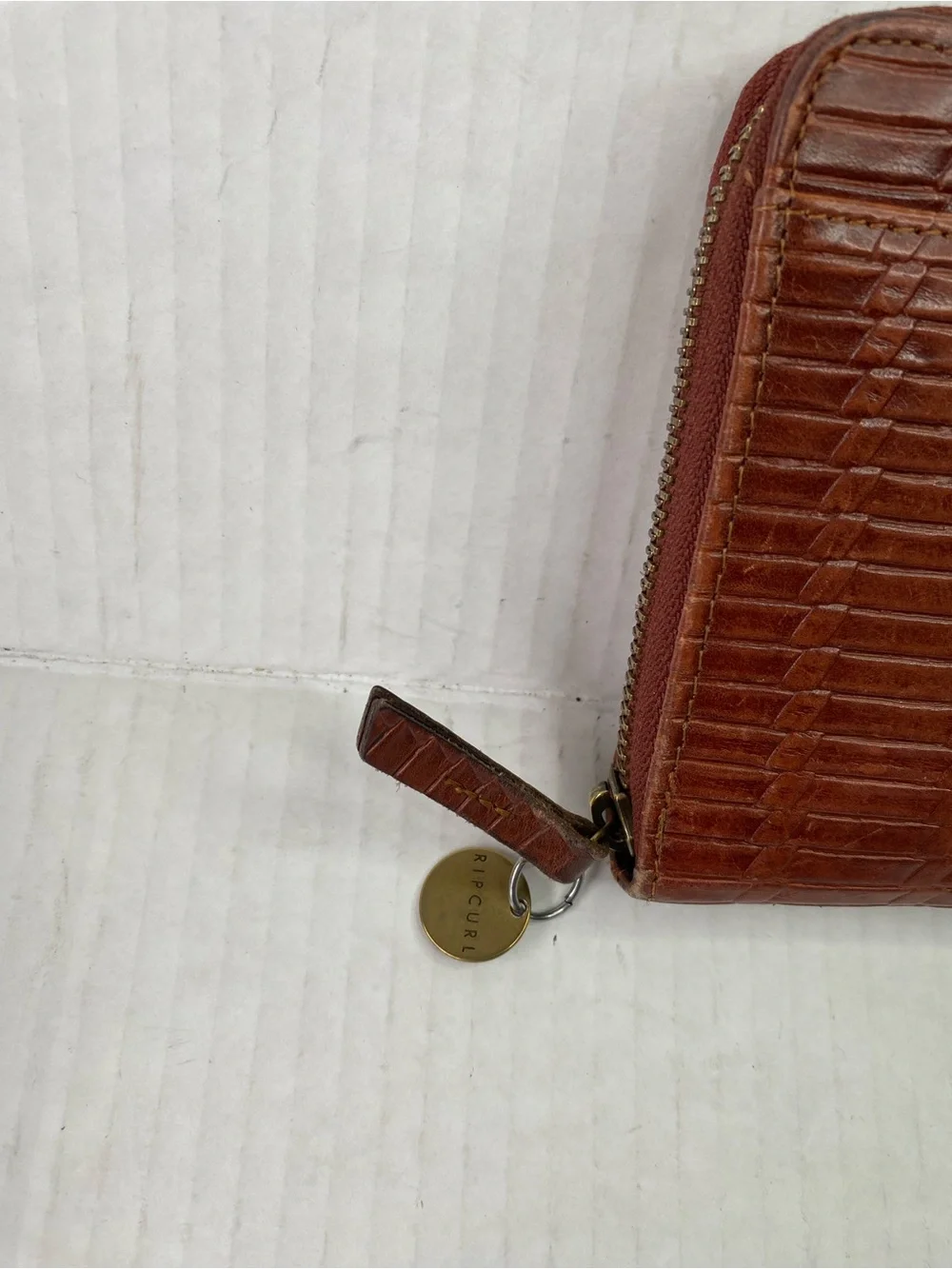 RIP CURL Brown Woven Leather Zip Around Wallet RFID Palm Tree Lined - Picture 10 of 10